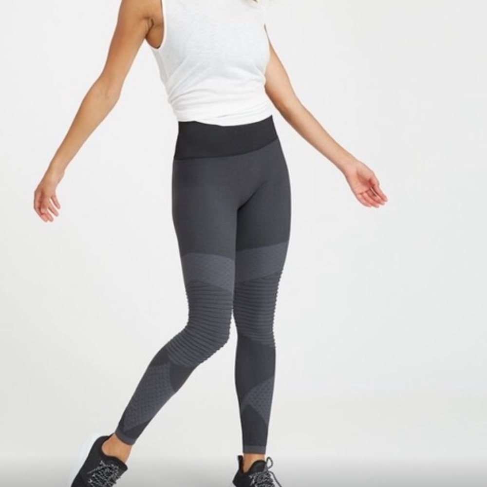 Spanx Look At Me Now Seamless Moto Leggings